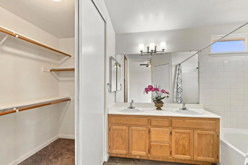 2102 Homecoming Way Property Photo 22