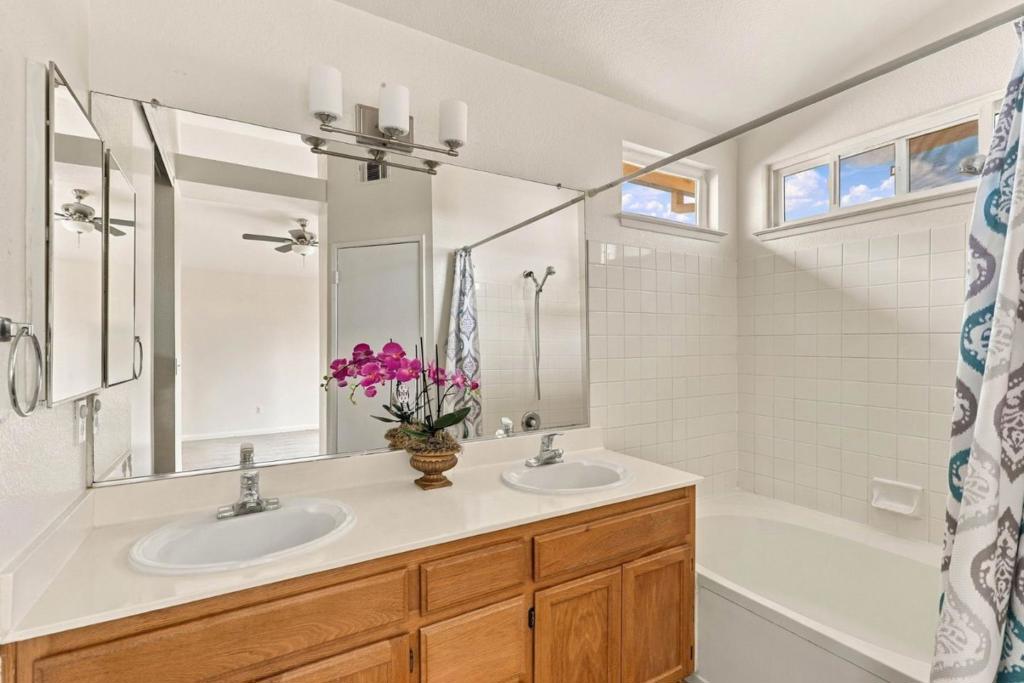 2102 Homecoming Way Property Photo 23