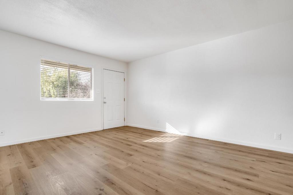 420 Broadway Property Photo 7