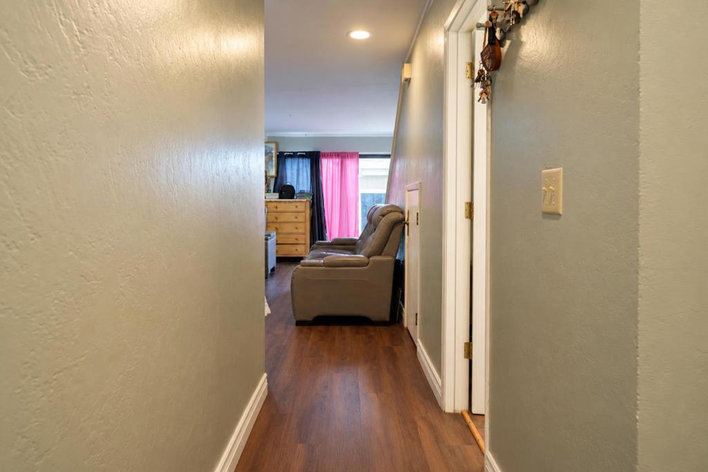 433 Winchester Drive Property Photo 3