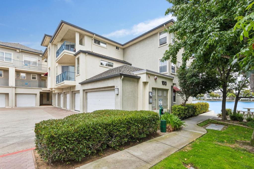 100 Baltic Circle 130 Property Photo 1