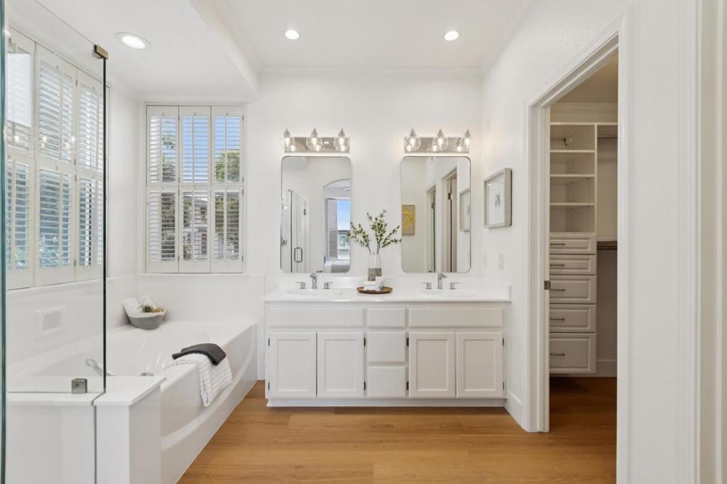 100 Baltic Circle 130 Property Photo 29
