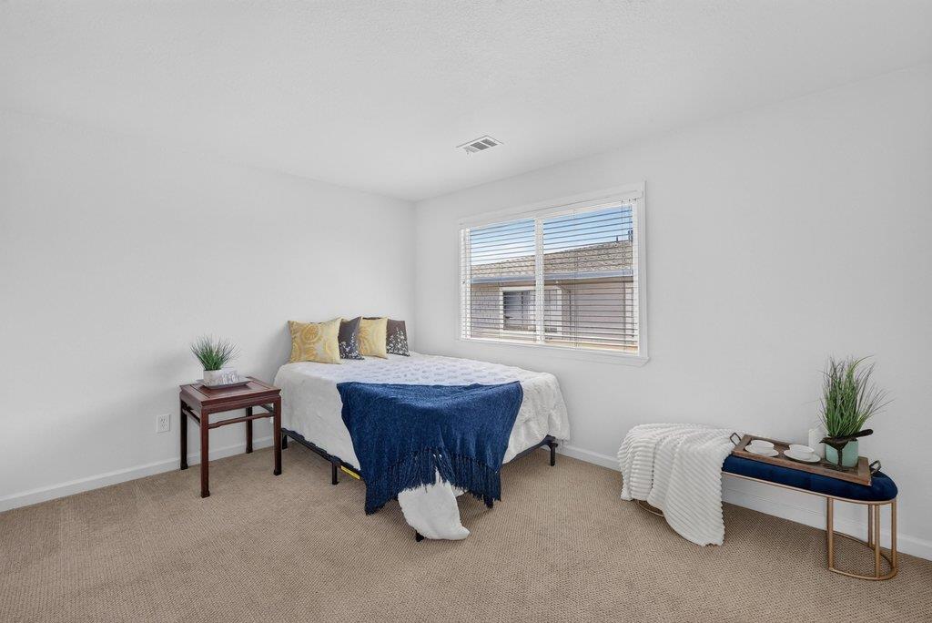 4233 Topsail Court Property Photo 15