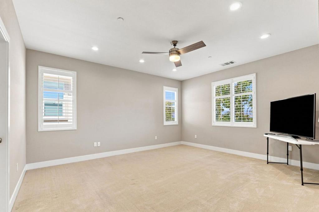 8740 Evergreen Court Property Photo 14
