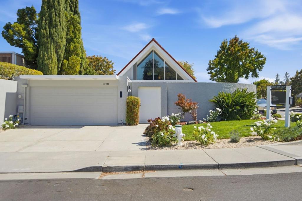 1398 Sydney Drive Property Photo 1