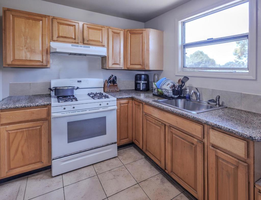 405 Arch Street Property Photo 9
