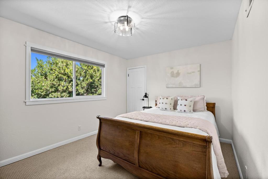 1435 Blackwing Way Property Photo 28