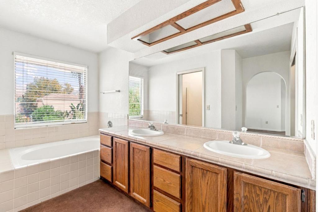 1014 Neal Street Property Photo 25