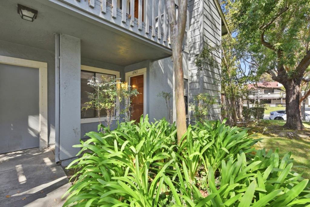 4943 Conway Terrace Property Photo 2