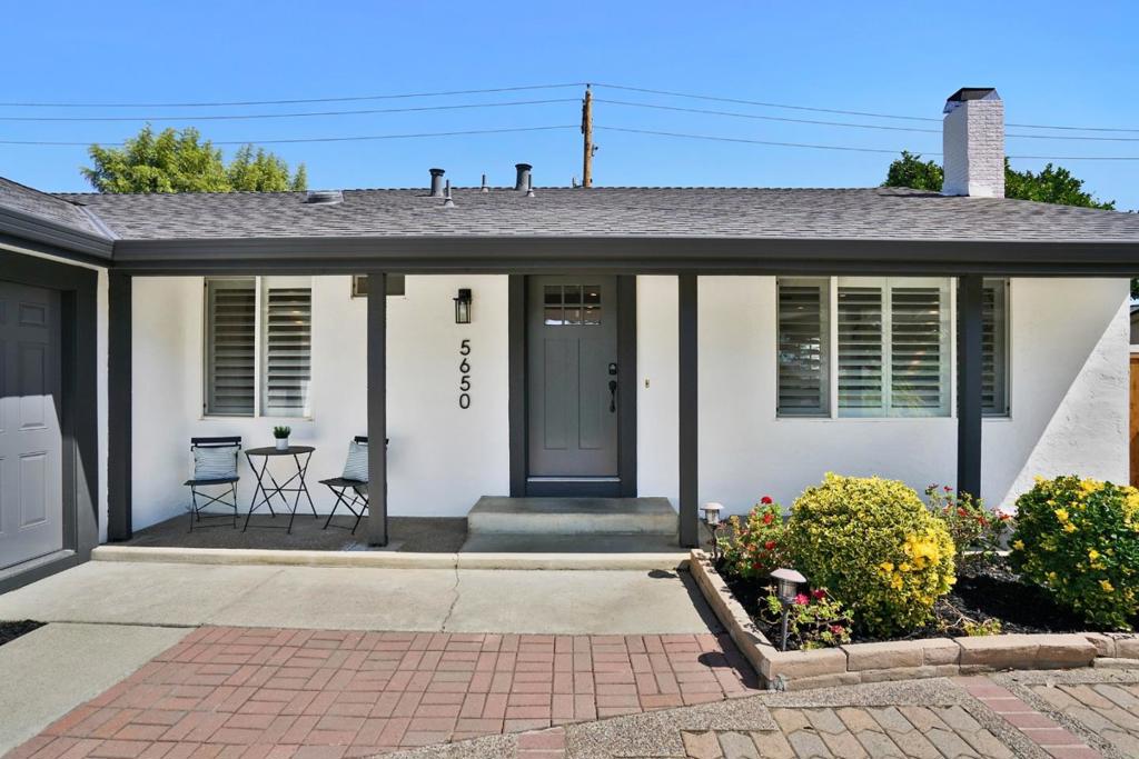5650 Orchard Park Drive Property Photo 3