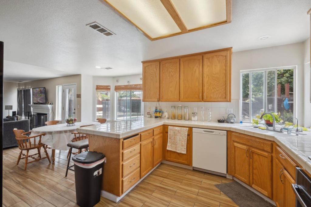 1009 Garden Street Property Photo 5