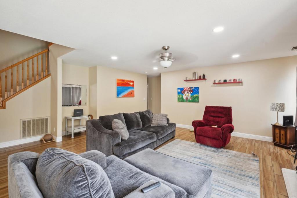1009 Garden Street Property Photo 7