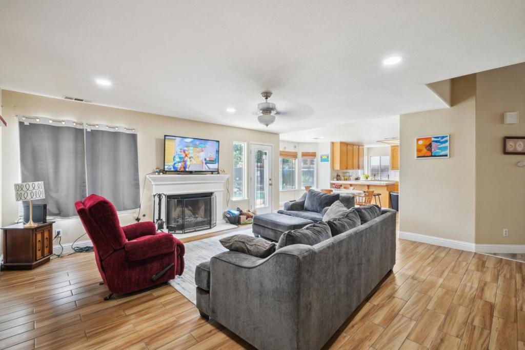 1009 Garden Street Property Photo 8