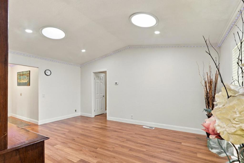 2097 Flintfield Drive Property Photo 12