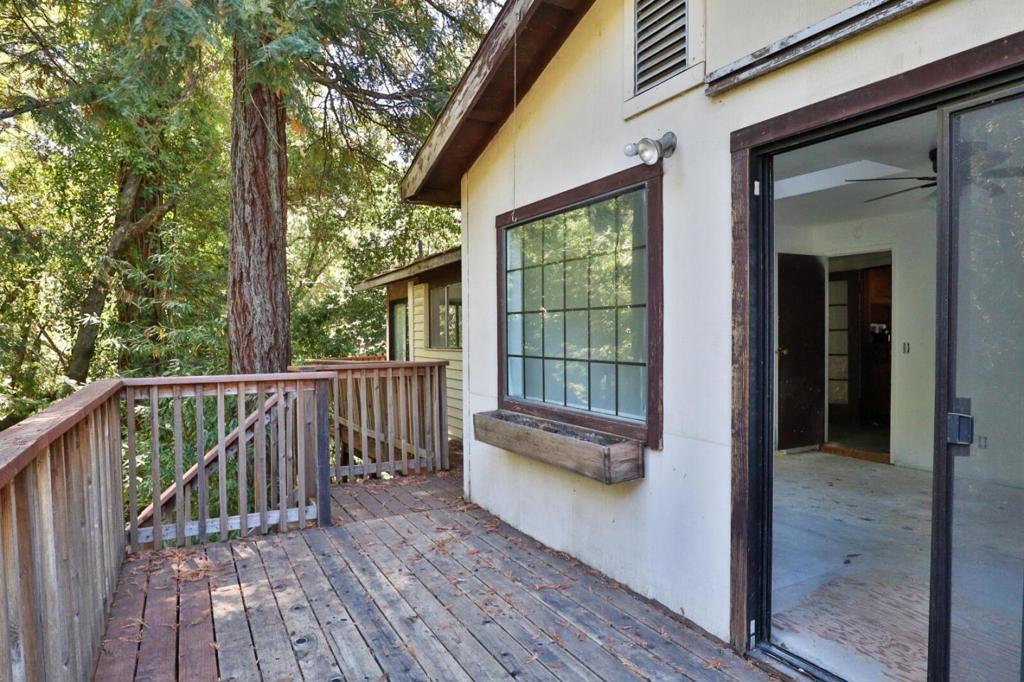 495 Riverview Drive Property Photo 1