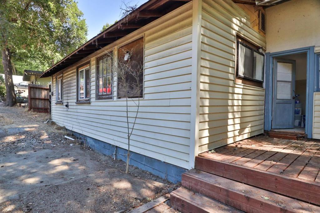 495 Riverview Drive Property Photo 4