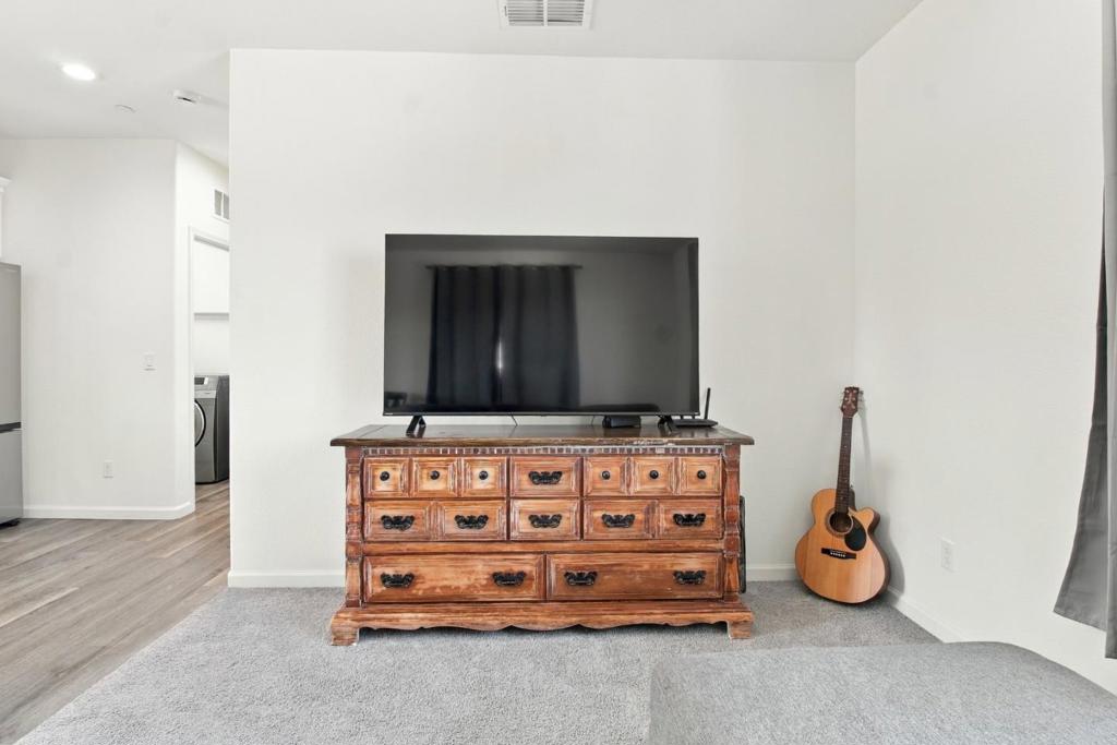 820 Vasquez Drive Property Photo 10