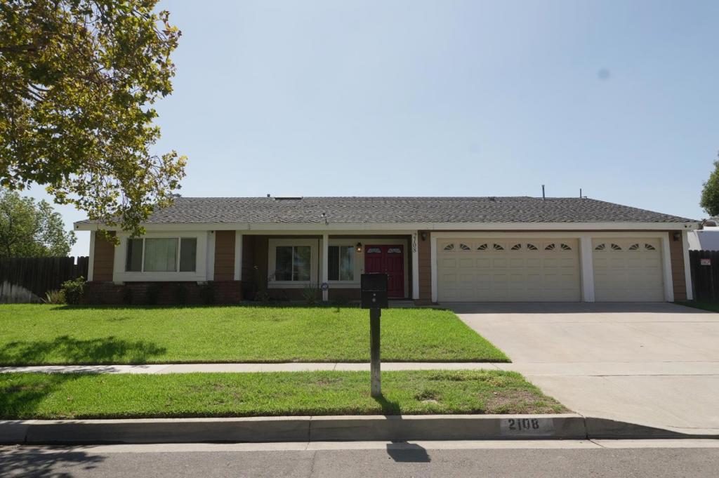 2108 N Apple Avenue Property Photo 1