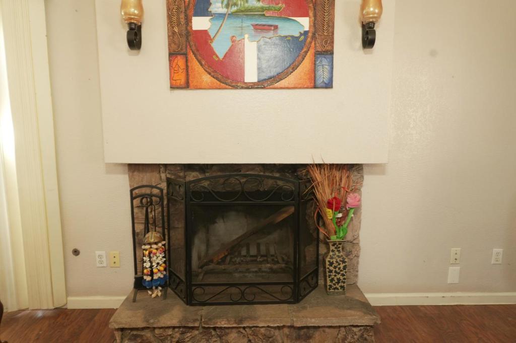 2108 N Apple Avenue Property Photo 10