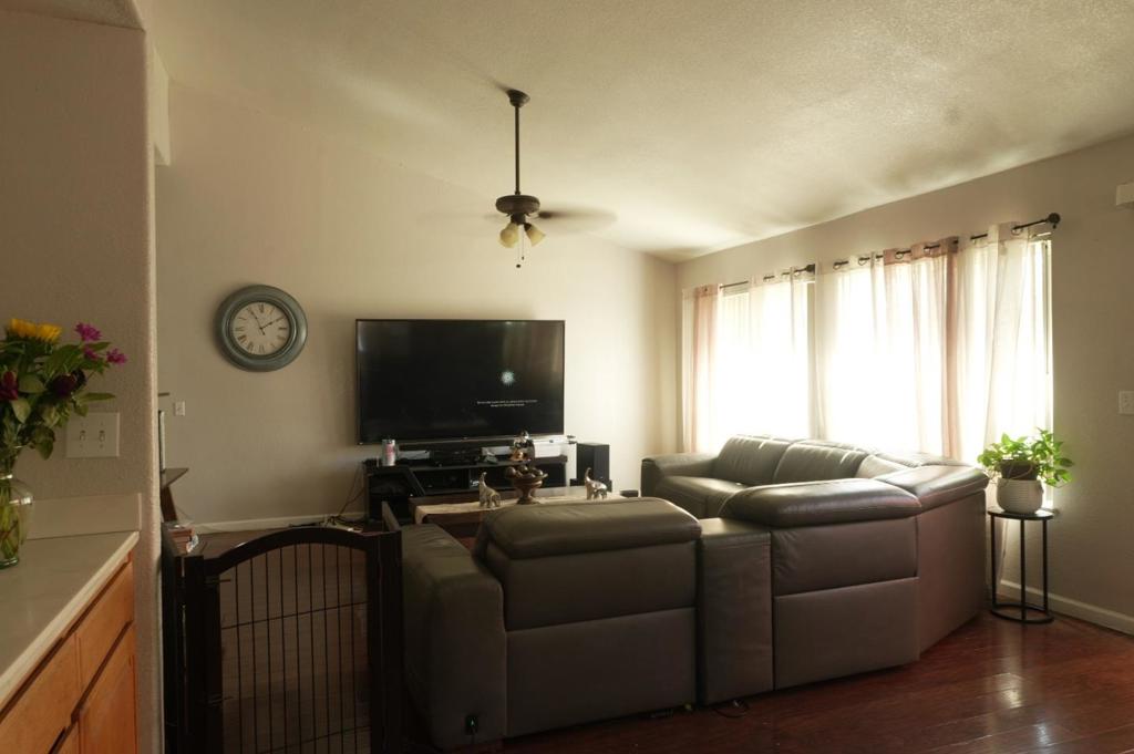 2108 N Apple Avenue Property Photo 12