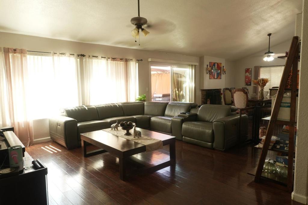2108 N Apple Avenue Property Photo 13