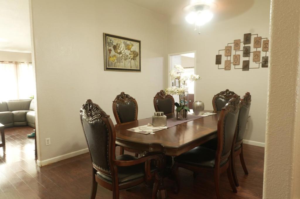 2108 N Apple Avenue Property Photo 16
