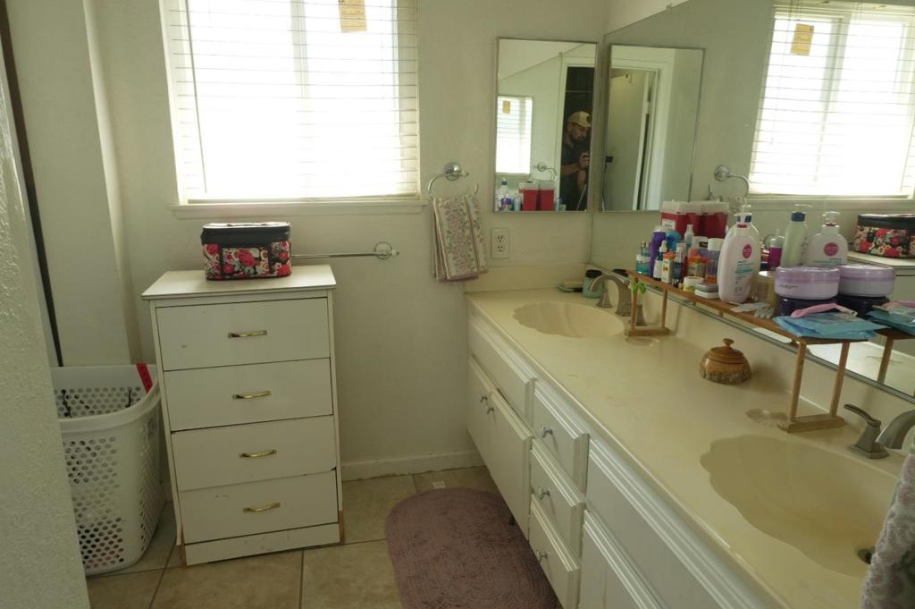2108 N Apple Avenue Property Photo 24