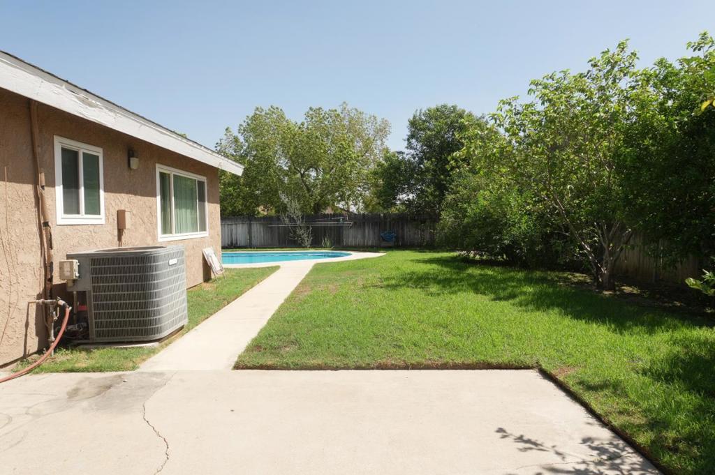 2108 N Apple Avenue Property Photo 36