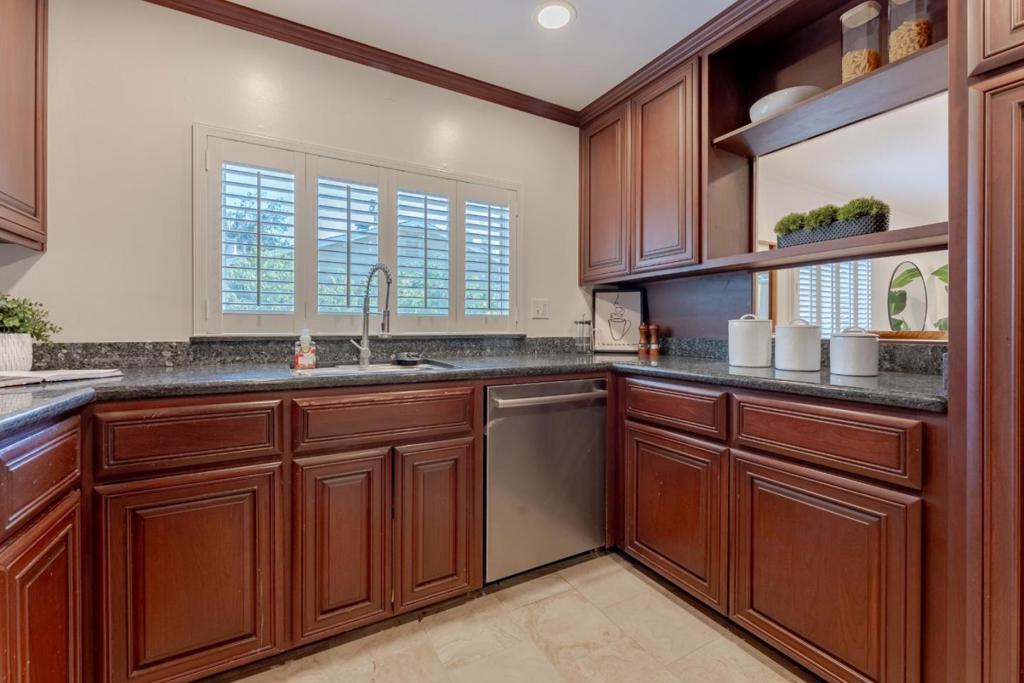 1210 Washoe Drive Property Photo 15
