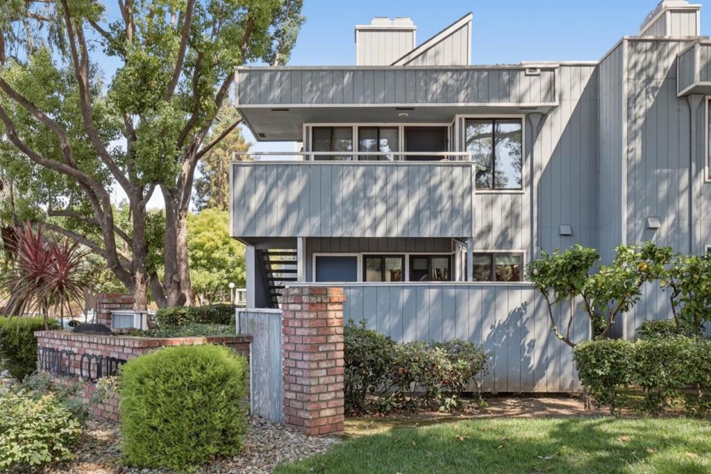 844 La Barbera Drive Property Photo 1
