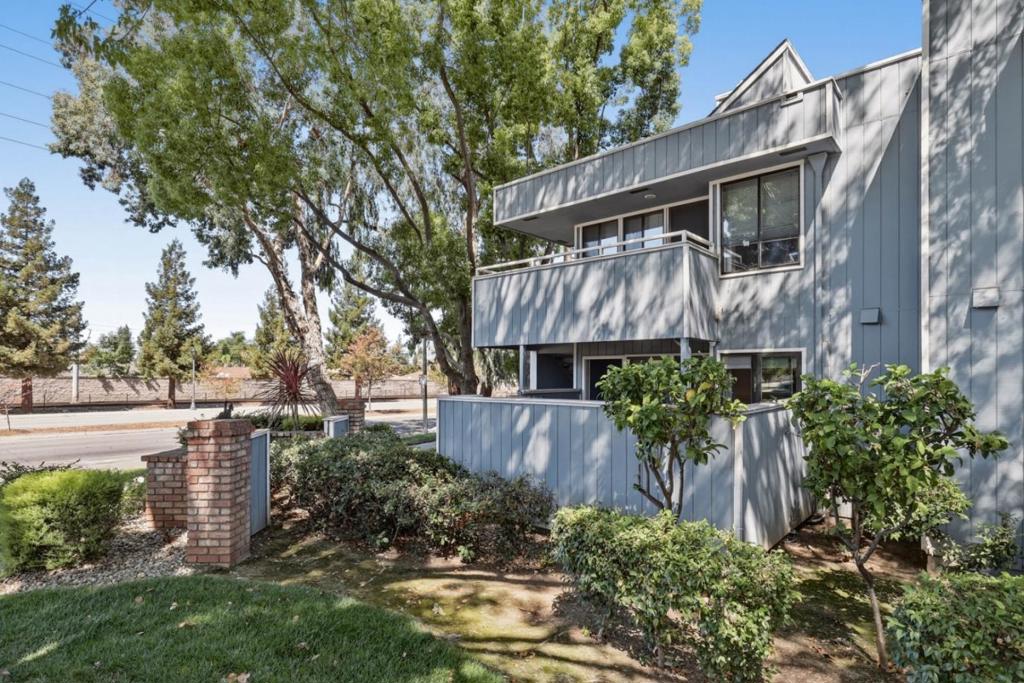 844 La Barbera Drive Property Photo 3