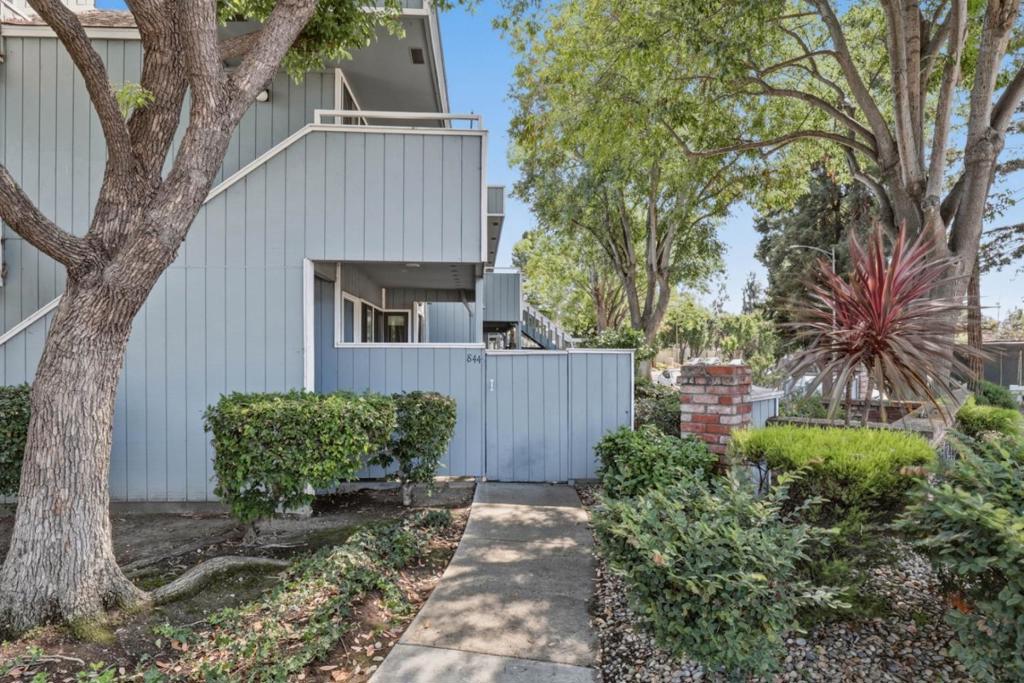 844 La Barbera Drive Property Photo 4