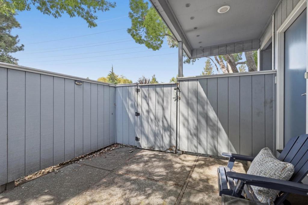 844 La Barbera Drive Property Photo 6