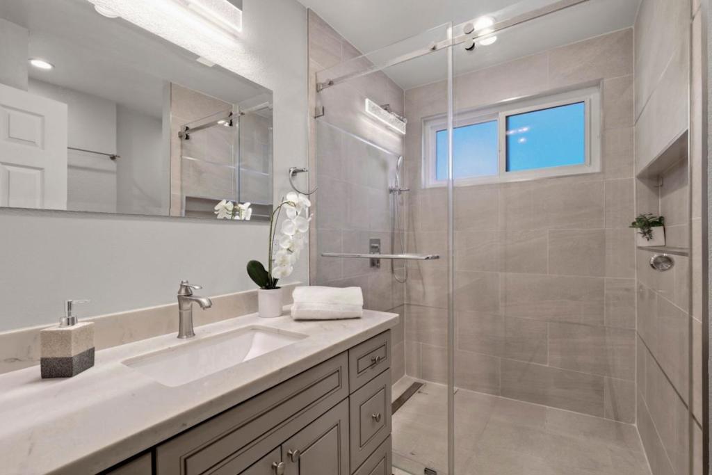 844 La Barbera Drive Property Photo 23