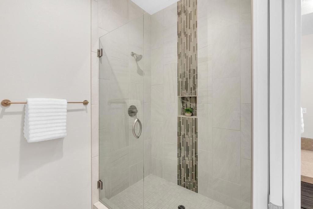 612 Hope Street Property Photo 23