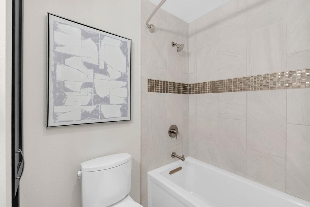 612 Hope Street Property Photo 28