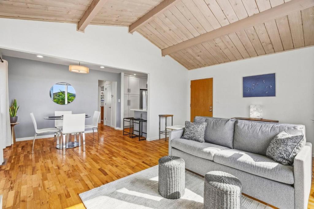1858 Halterman Avenue Property Photo 8