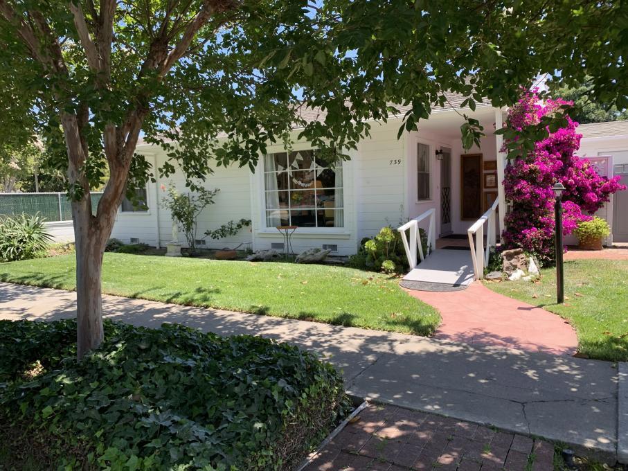 739 Powell Street Property Photo 1