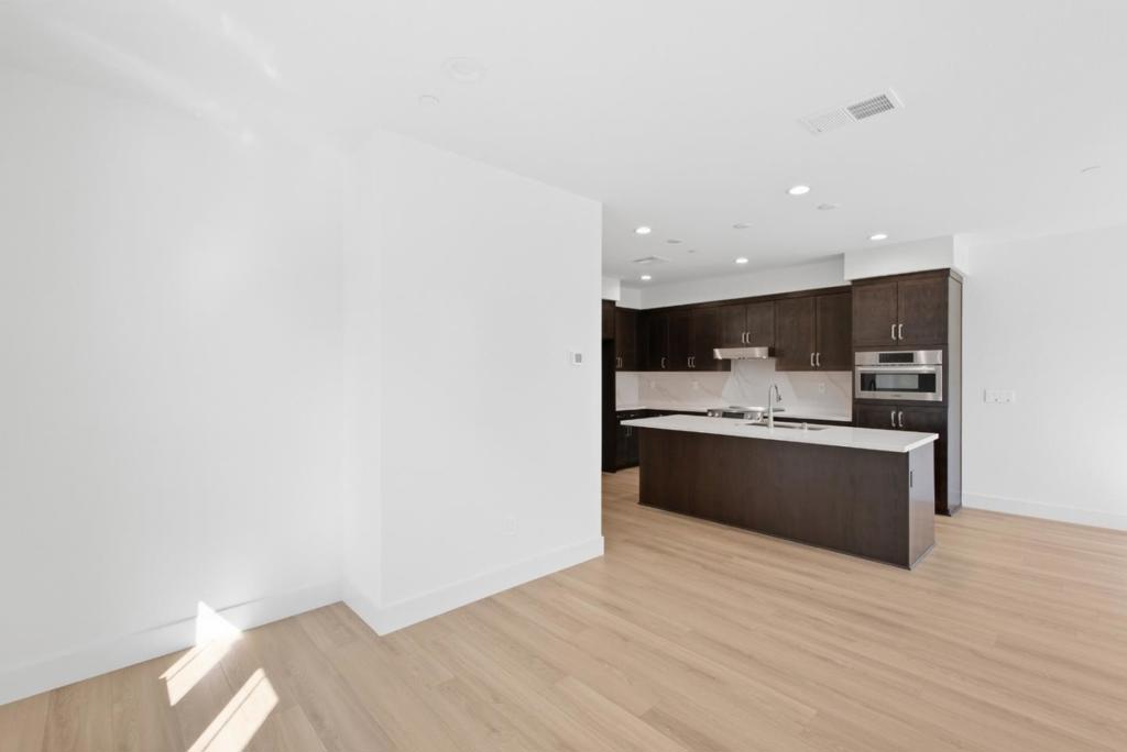 4450 Fontana Street Property Photo 3