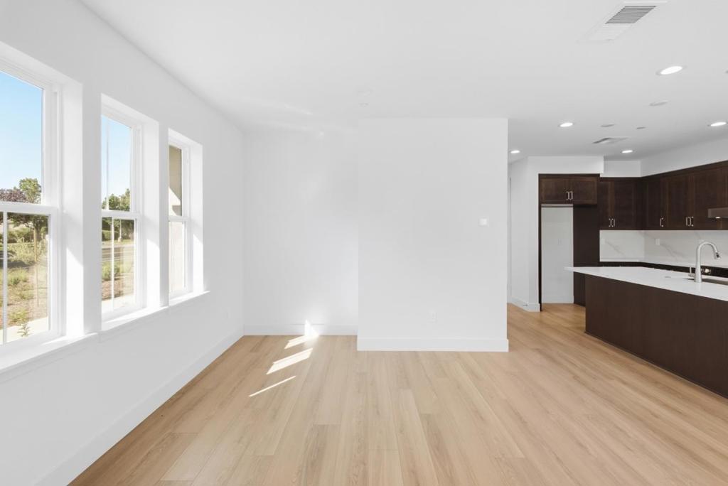 4450 Fontana Street Property Photo 4