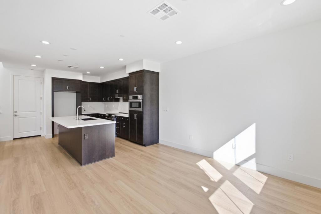 4450 Fontana Street Property Photo 6