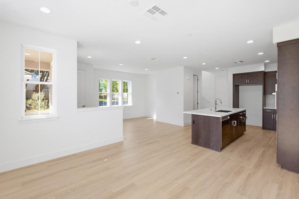 4450 Fontana Street Property Photo 7