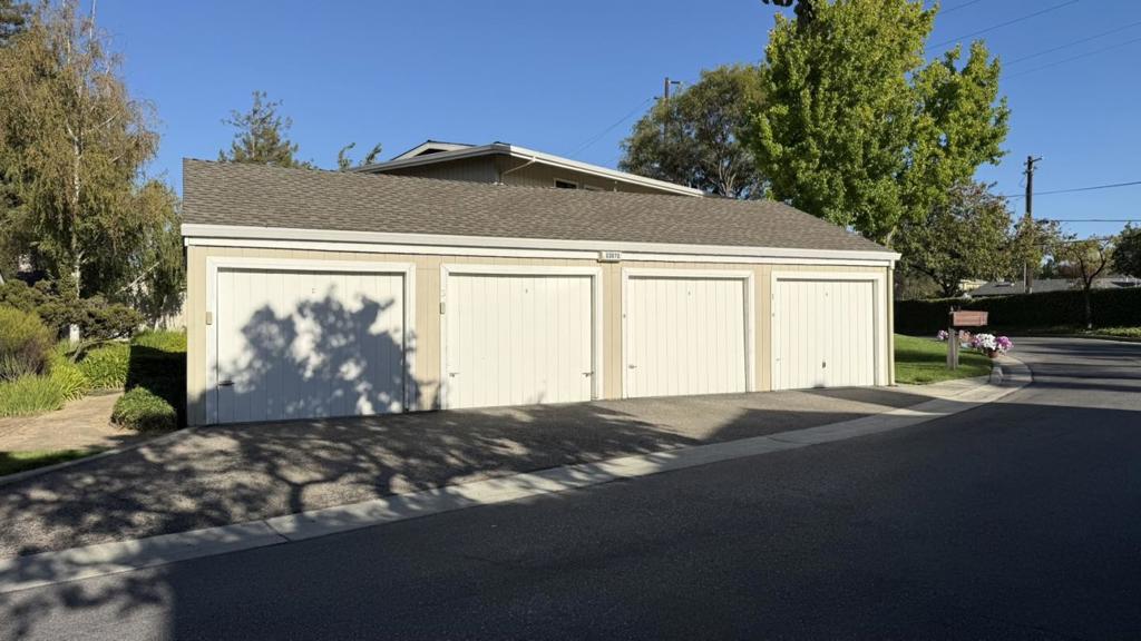 22672 Silver Oak Lane Property Photo 4