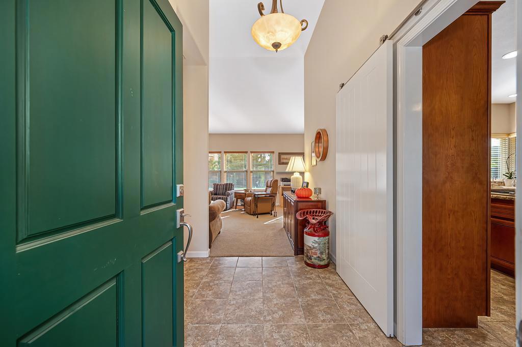 807 Mesa Vista Way Property Photo 10