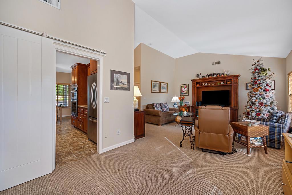807 Mesa Vista Way Property Photo 19
