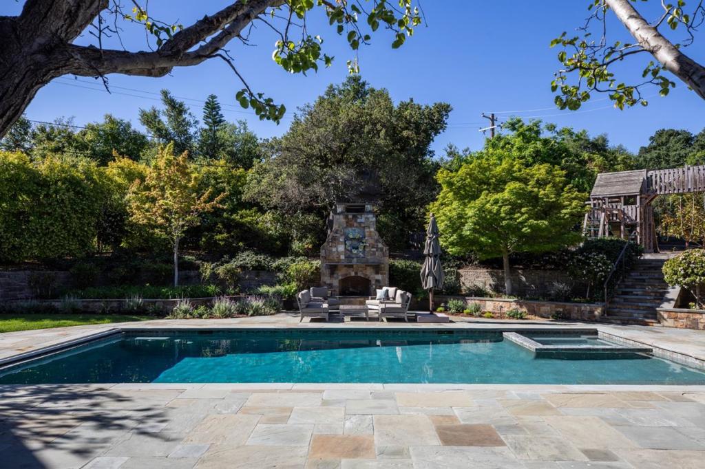 12366 Priscilla Lane Property Photo 3
