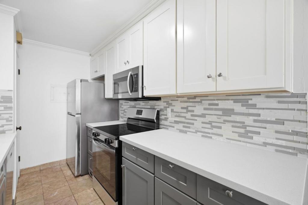 5497 Spinnaker Wwy 2 Property Photo 3