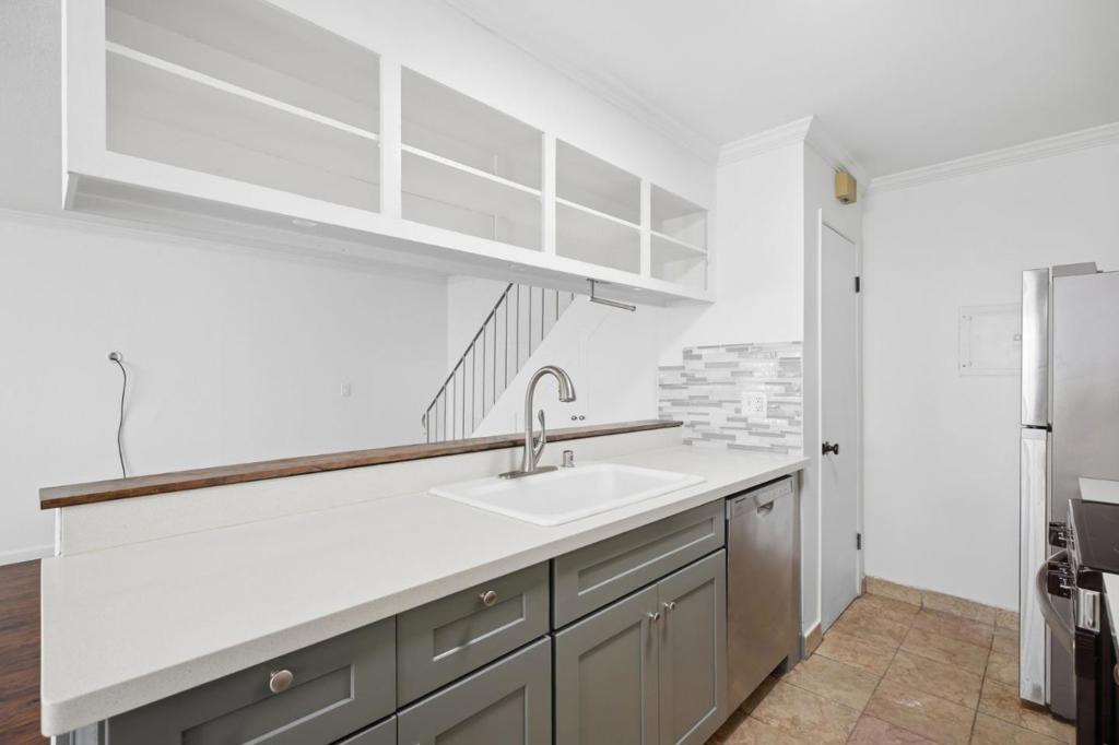 5497 Spinnaker Wwy 2 Property Photo 4