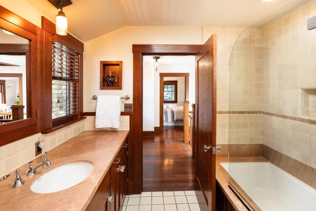337 Tennyson Avenue Property Photo 25