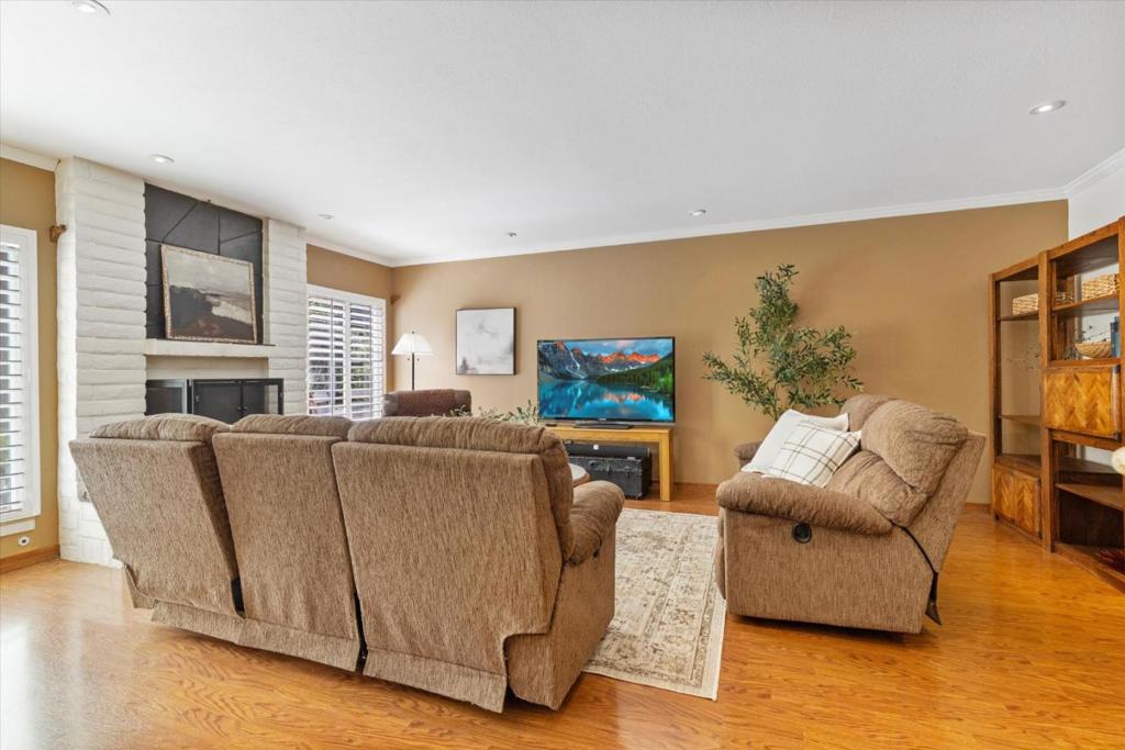 640 Easy Street Property Photo 13